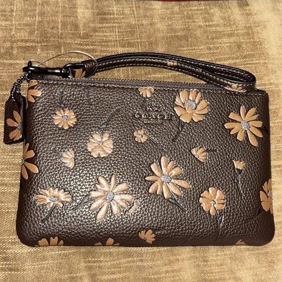 Coach wristlet - Picture 6 of 12